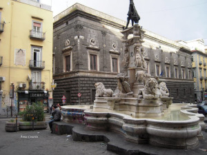fontana di monteoliveto o di carlo II e palazzo gravina
