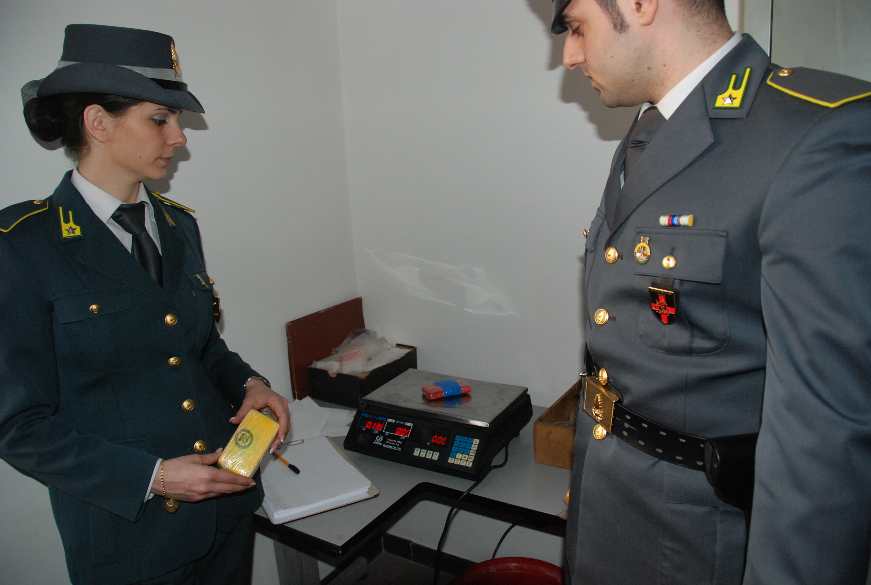  In auto con 1 kg di hashish nella borsa frigo: arrestato a Genova