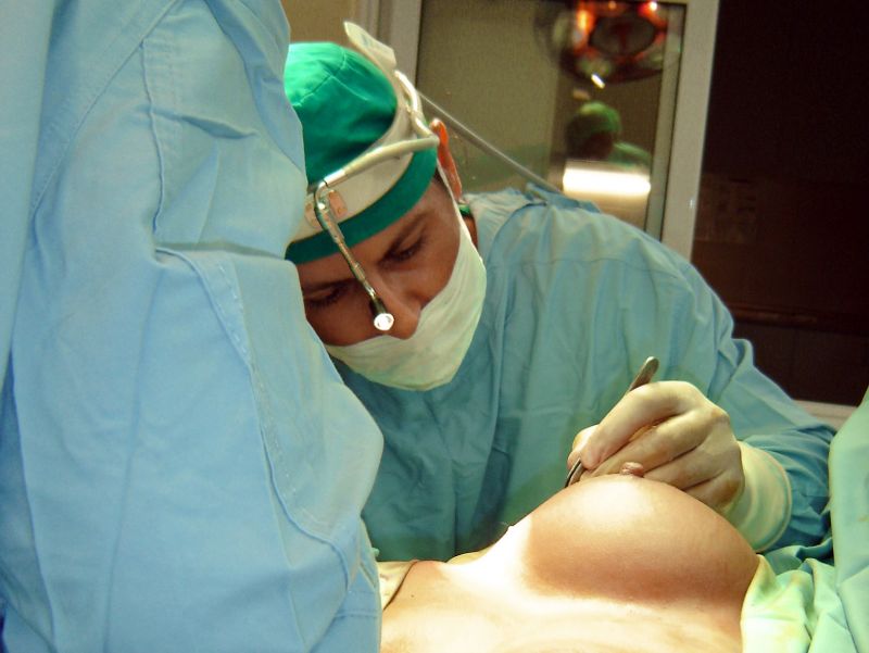  Chirurgia plastica del seno: chirurghi riuniti a Salò