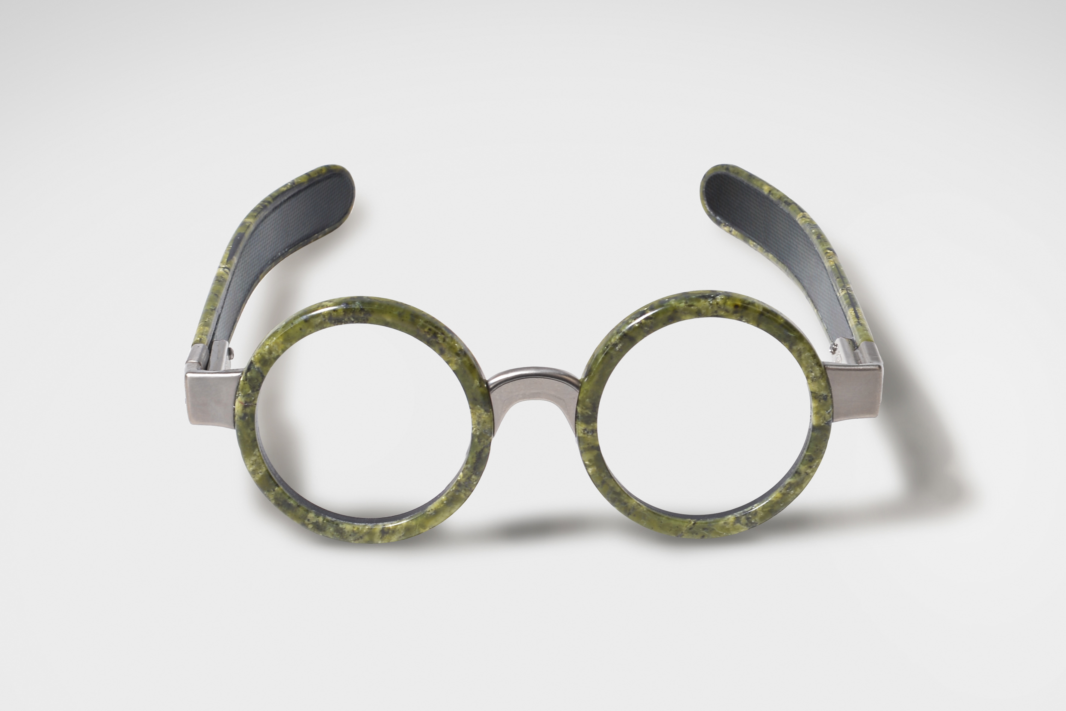  Budri lancia il primo occhiale al mondo realizzato in marmo