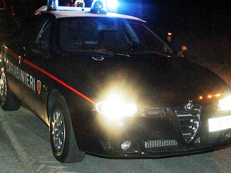  Napoli, carabinieri arrestano 2 giovani rapinatori seriali di smartphone