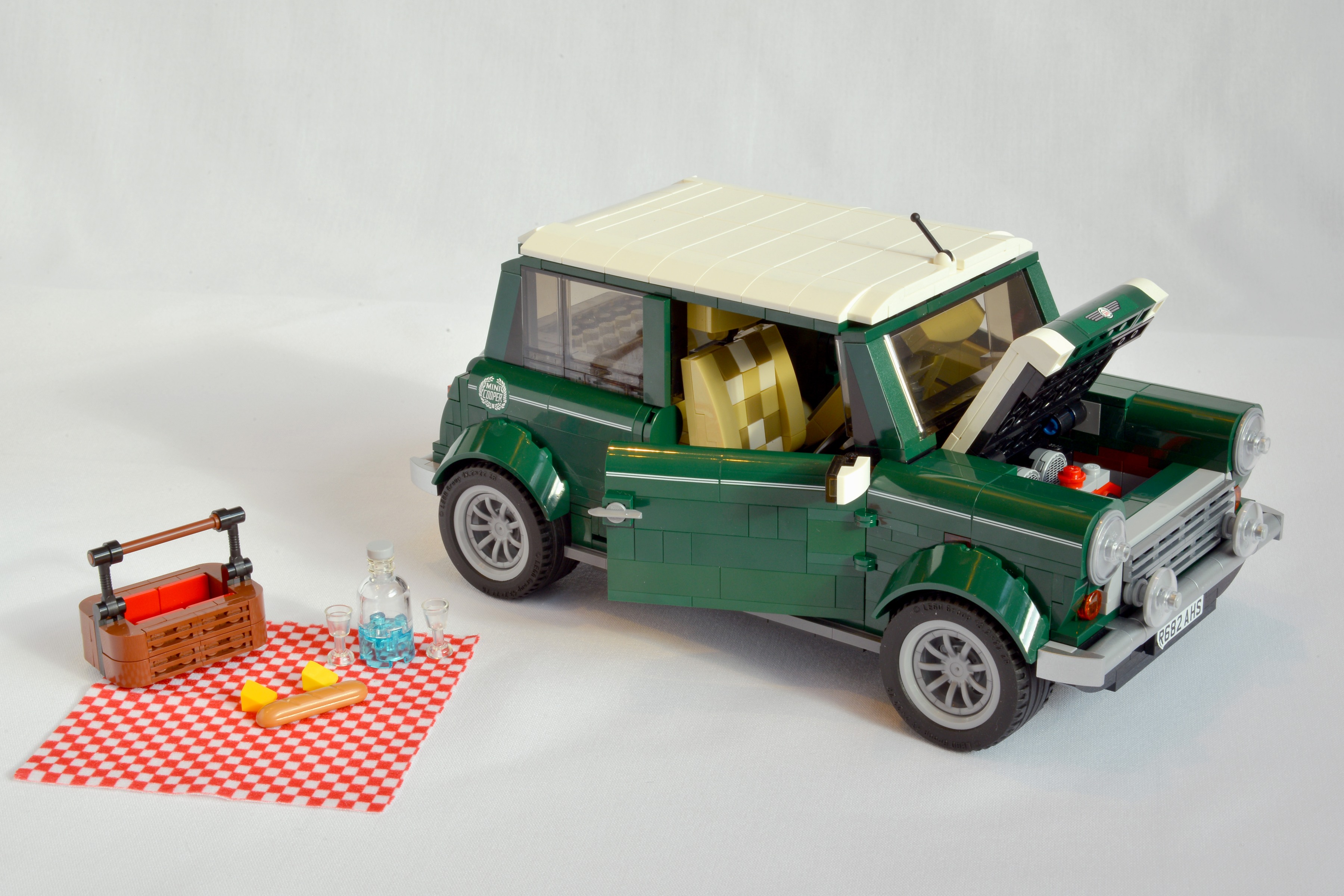  Il produttore danese di giocattoli aggiunge la Mini Cooper alla sua serie di LEGO