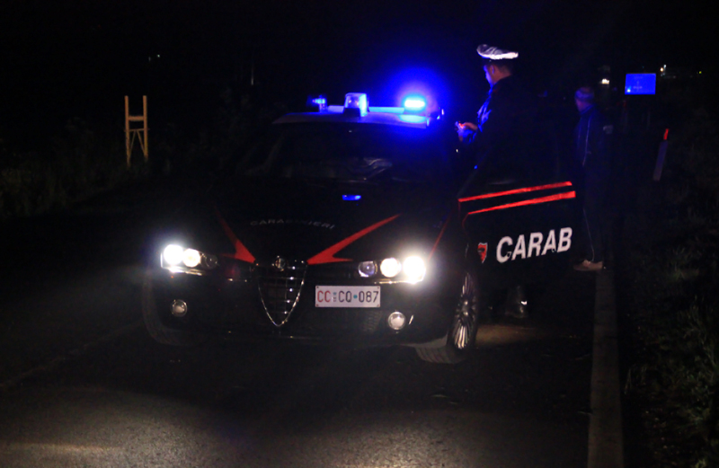  Scappano ad un posto di blocco con l’auto senza assicurazione: arrestati due giovani a Terzigno