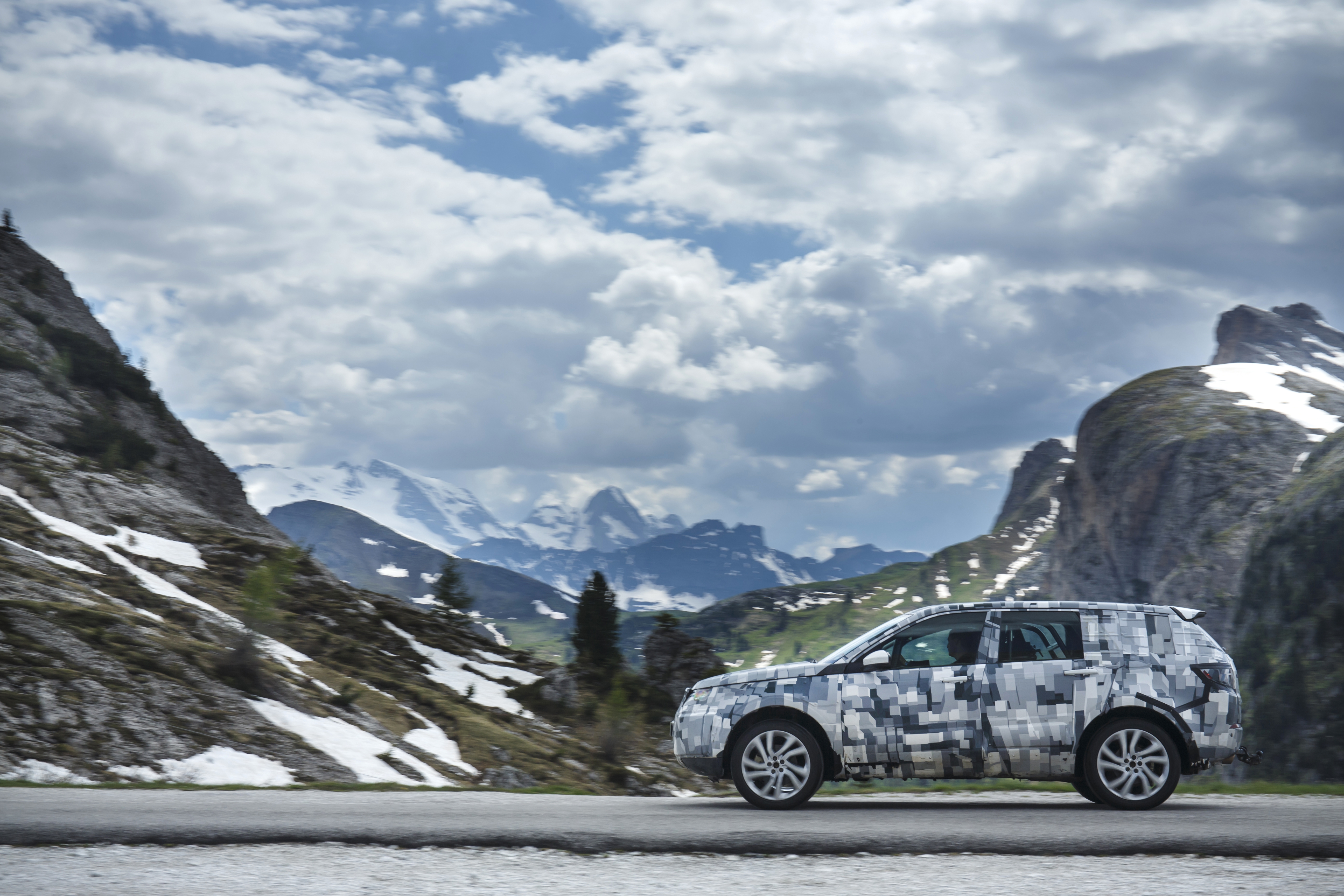  Land Rover e Virgin Galactic aprono uno scorcio sui propri programmi di test e sviluppo