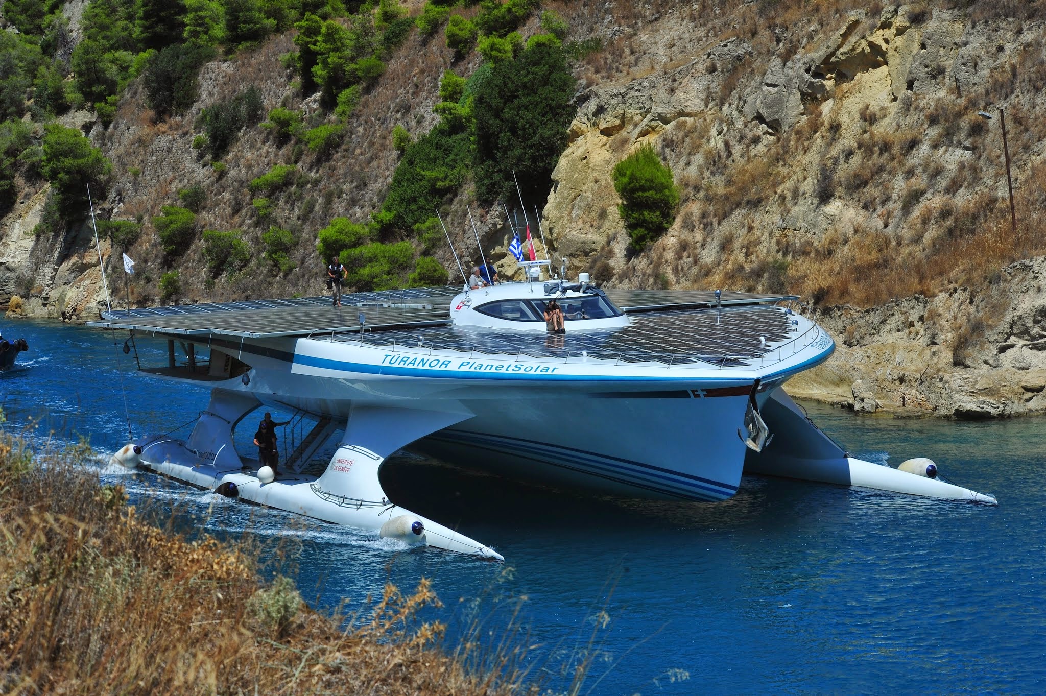  Spedizione TerraSubmersa, lo yacht solare PlanetSolar raggiunge Atene – VIDEO