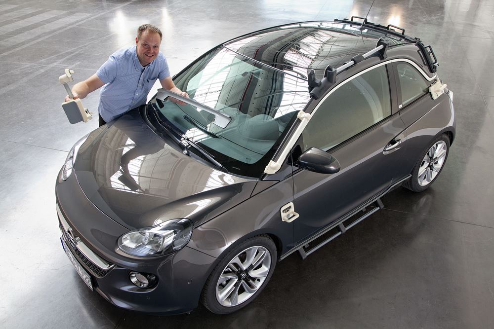  Gli utensili con la stampante 3D semplificano la produzione di auto in Opel