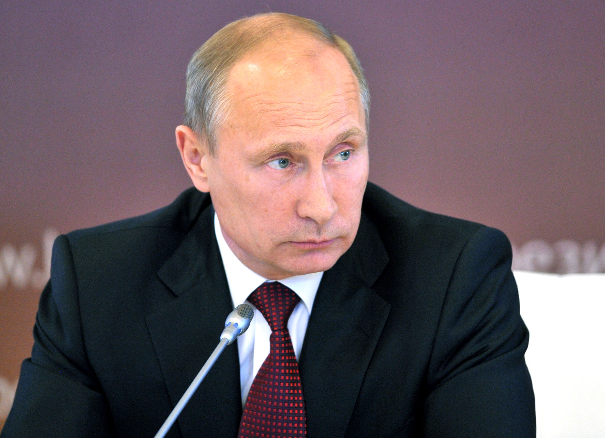  Sondaggio in Russia: Putin, oggi lo voterebbe il 68% della popolazione