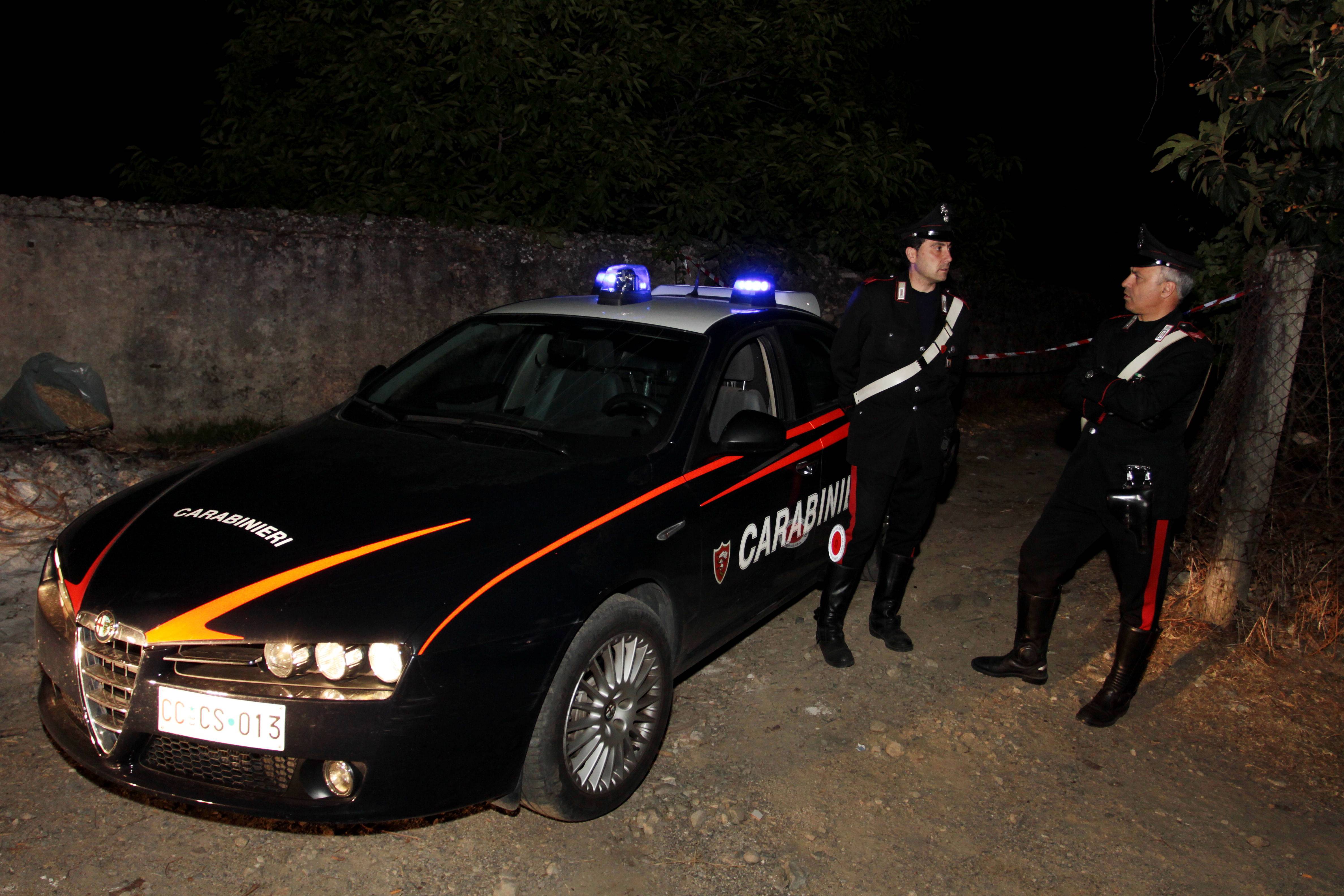  Pozzuoli, tentato di rubare una Panda: carabinieri arrestano 2 malfattori