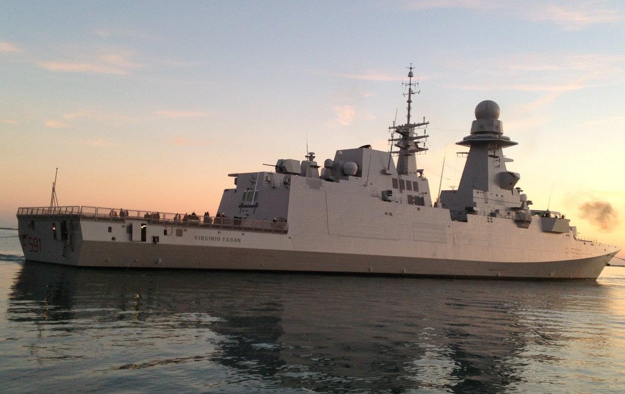  Immigrati a Salerno, arrivata la fregata Fasan: arrestati 2 scafisti