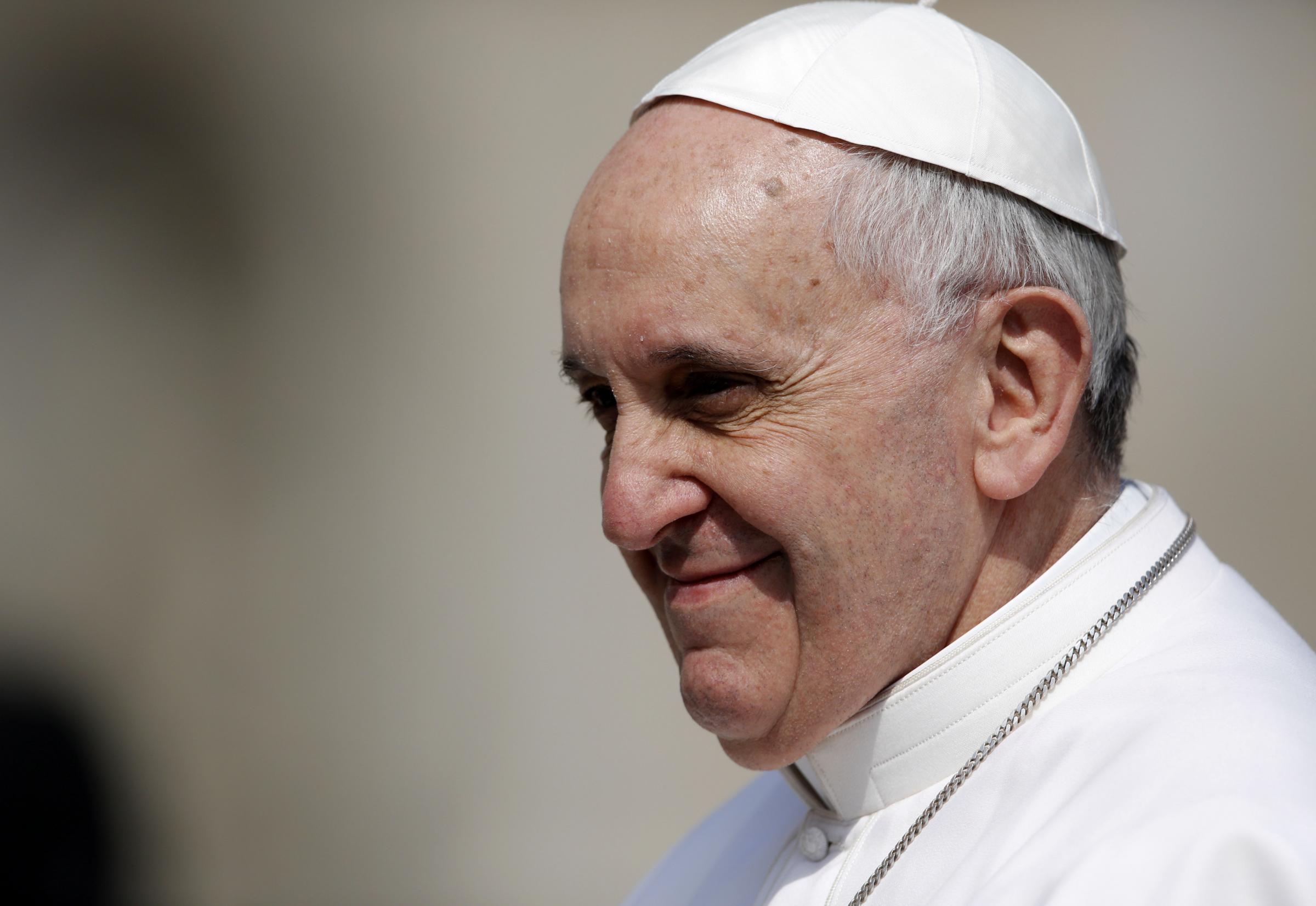  Papa Francesco: “Gesù ci chiede di pregare per chi ci tratta male”