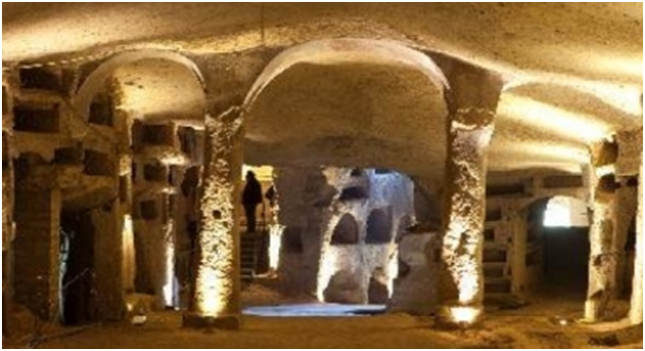  Luci e ologramma: un viaggio speciale nelle Catacombe di San Gennaro