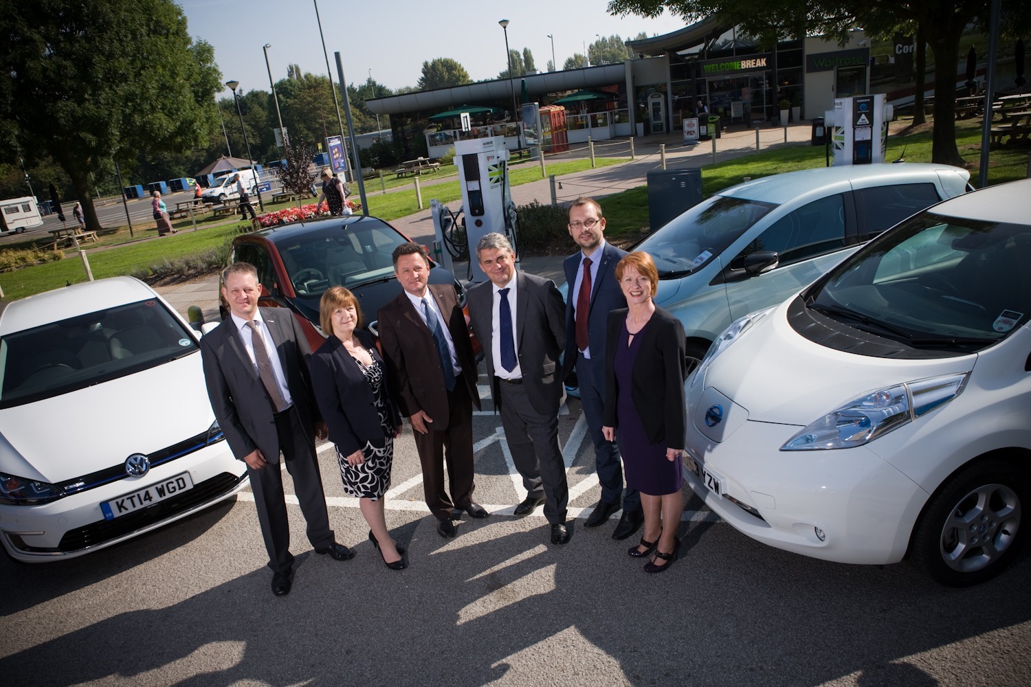  Nissan, nel Regno Unito progetto di rete nazionali di stazioni per veicoli elettrici