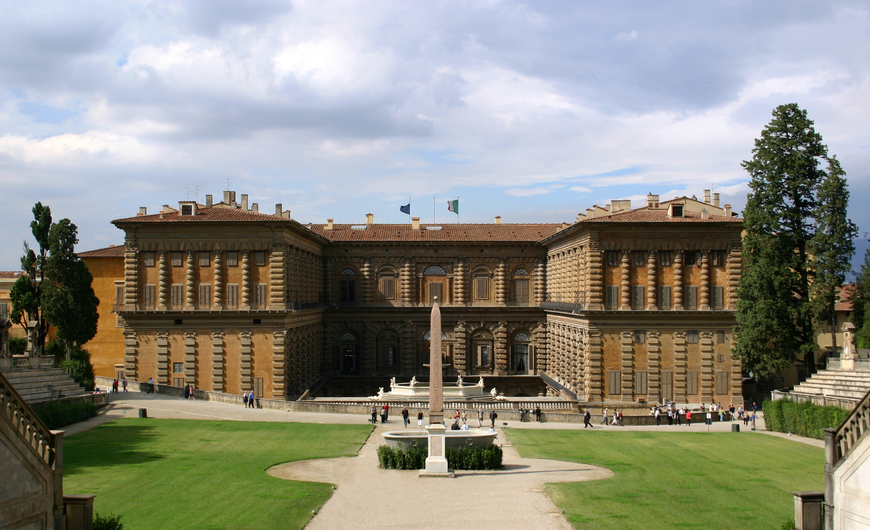  In mostra a Palazzo Pitti i costumi di scena di Maria Callas e Romy Schneider