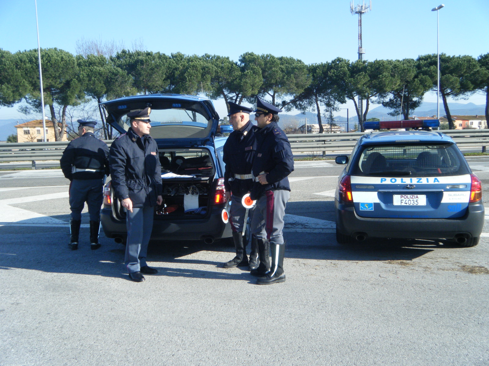  Lago Patria, poliziotti sventano un assalto a furgone portavalori