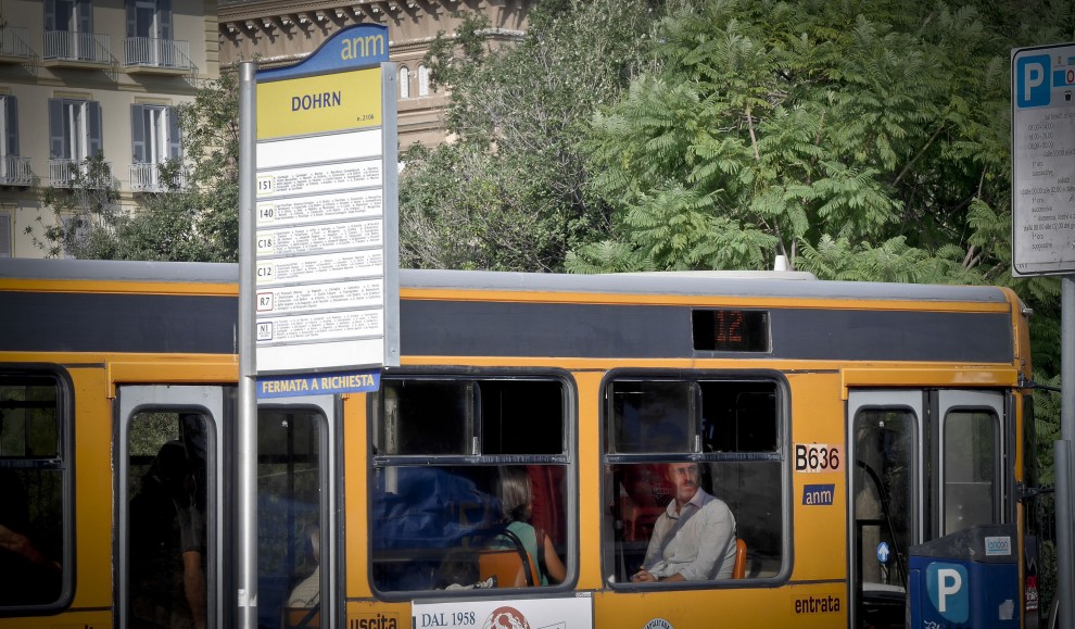  Napoli, aggredirono autista sul C12, identificati tre giovani studenti di Chiaia