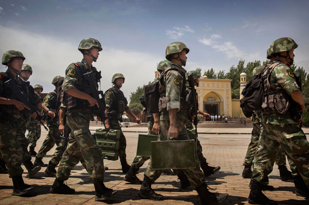  Cina, violenti scontri nella regione dello Xinjiang: 22 morti