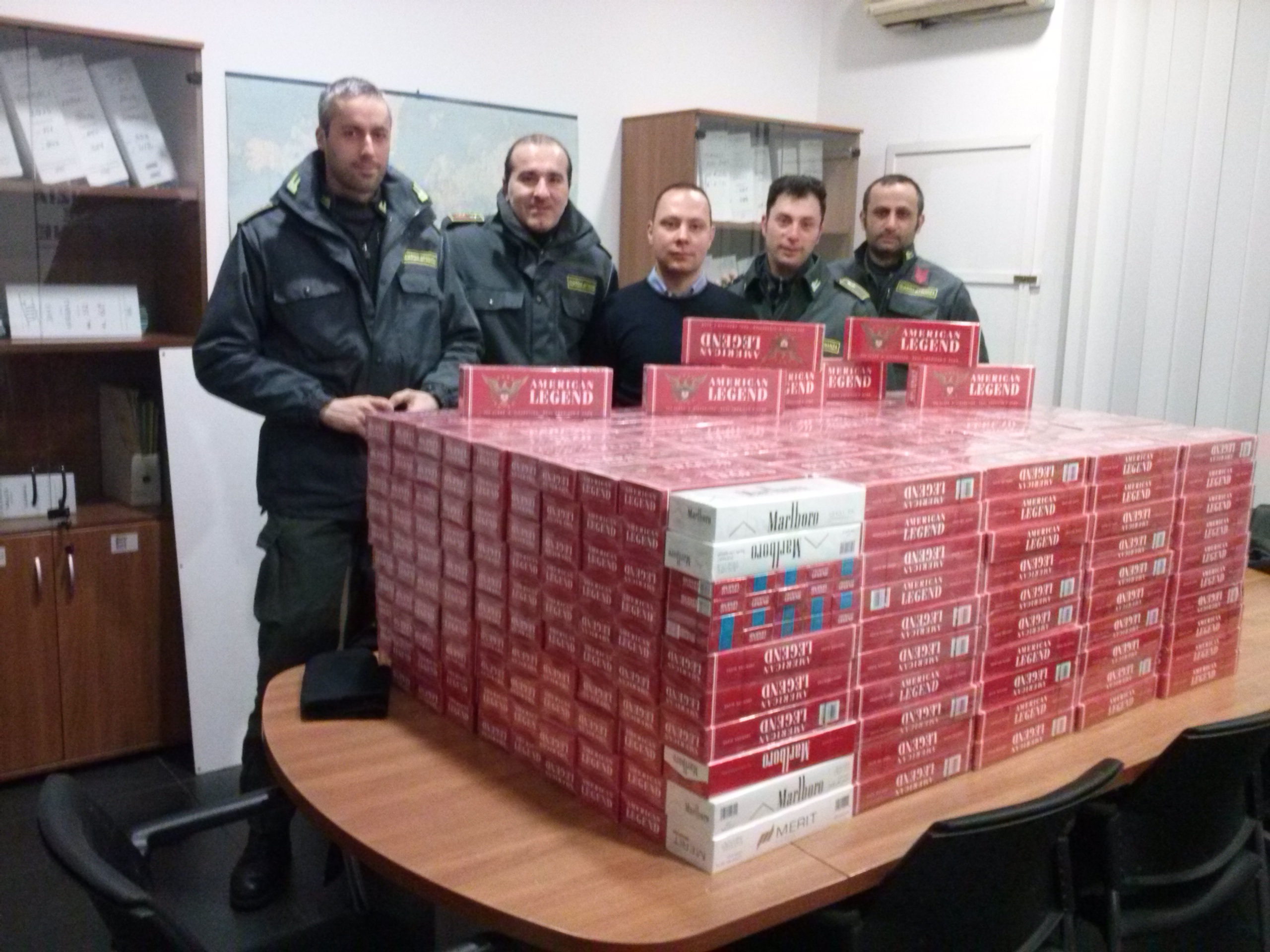  Genova, sequestrate sigarette di contrabbando in un’auto sbarcata dalla Tunisia