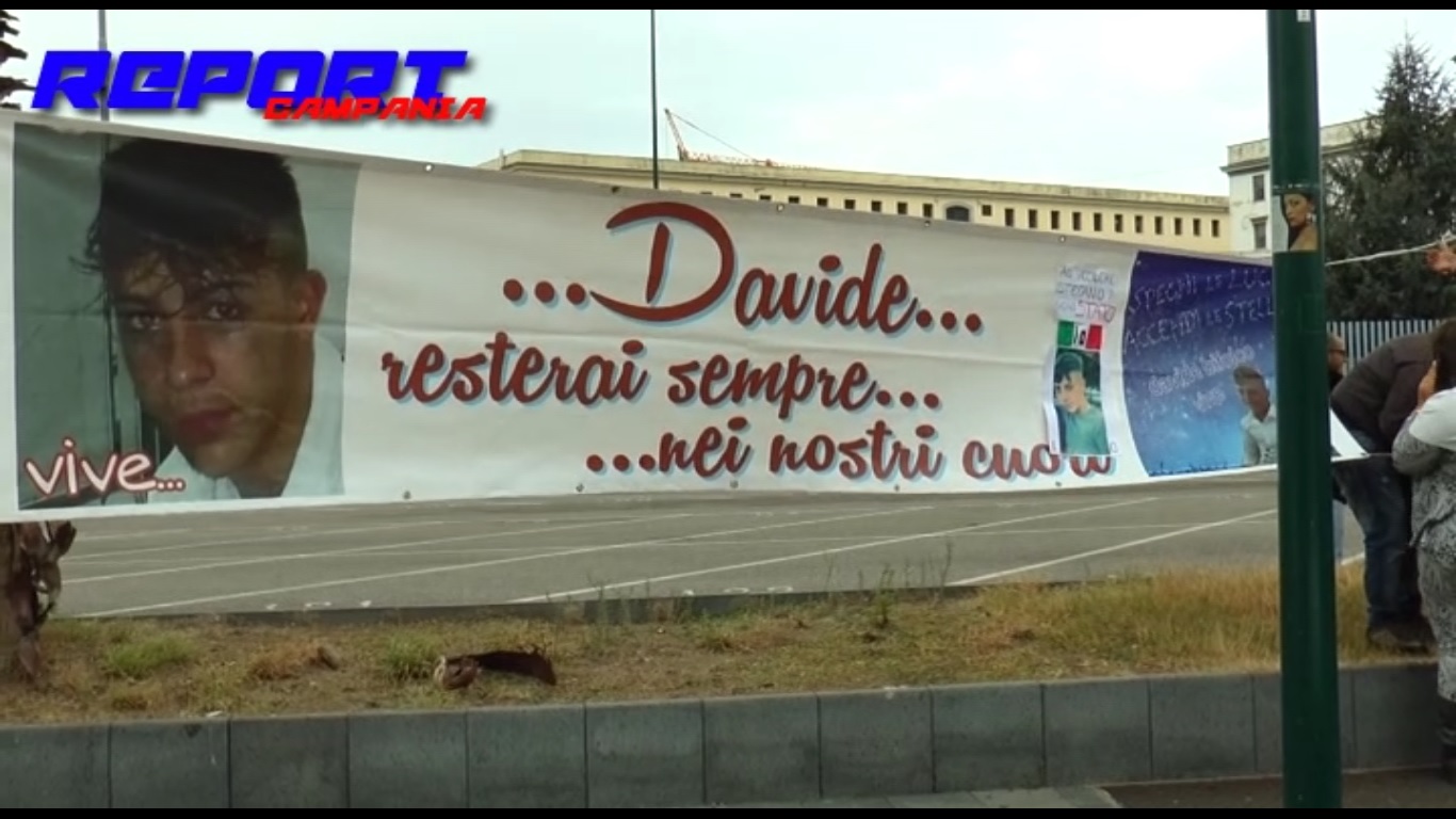  Sit in davanti al Tribunale di Napoli dei familiari di Davide Bifolco – VIDEO