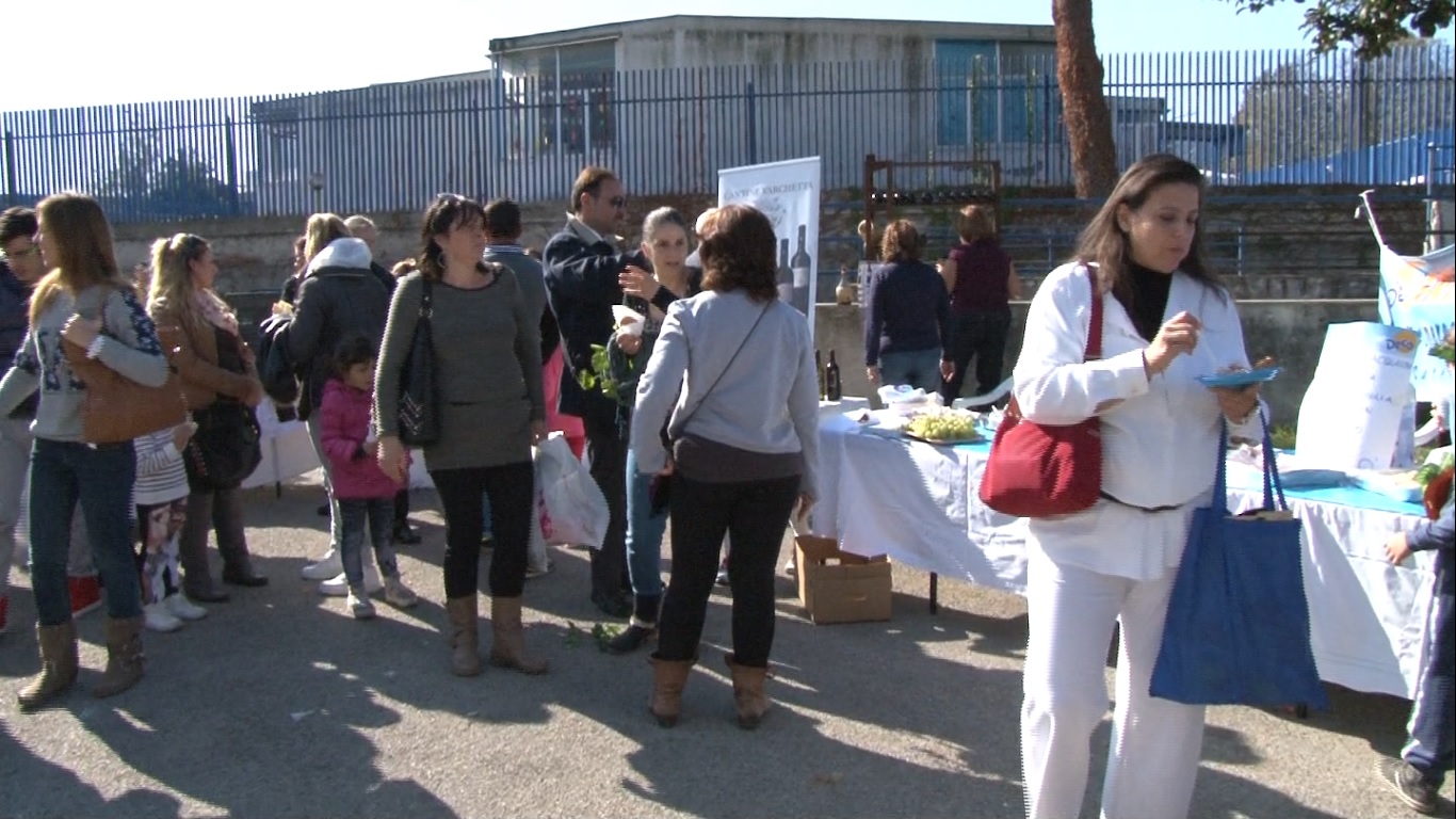  Pianura, festa dell’autunno all’Istituto Comprensivo “Massimo Troisi” – VIDEO