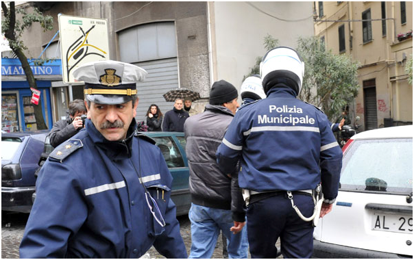  Controlli della polizia tra Giugliano e Melito di Napoli: decine di multe e denunce