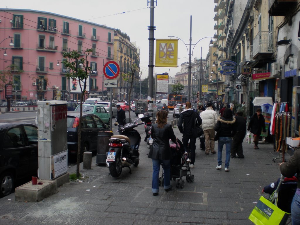  Napoli, aggredisce l’ex moglie in Via Foria: arrestato  43enne
