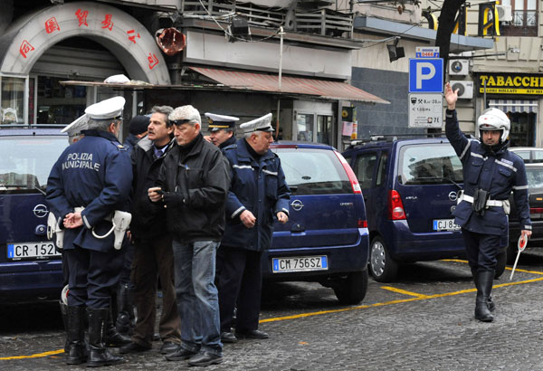  Napoli, controlli della polizia municipale al Borgo Sant’Antonio Abate