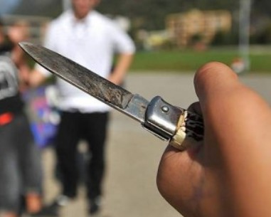  Poggioreale, due 20enni tentano rapina a coetaneo con coltelli a serramanico: arrestati
