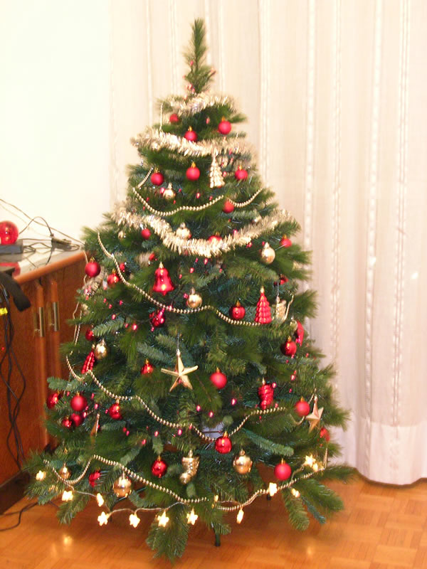  Negli anni della crisi l’albero di Natale si è accorciato di quasi mezzo metro