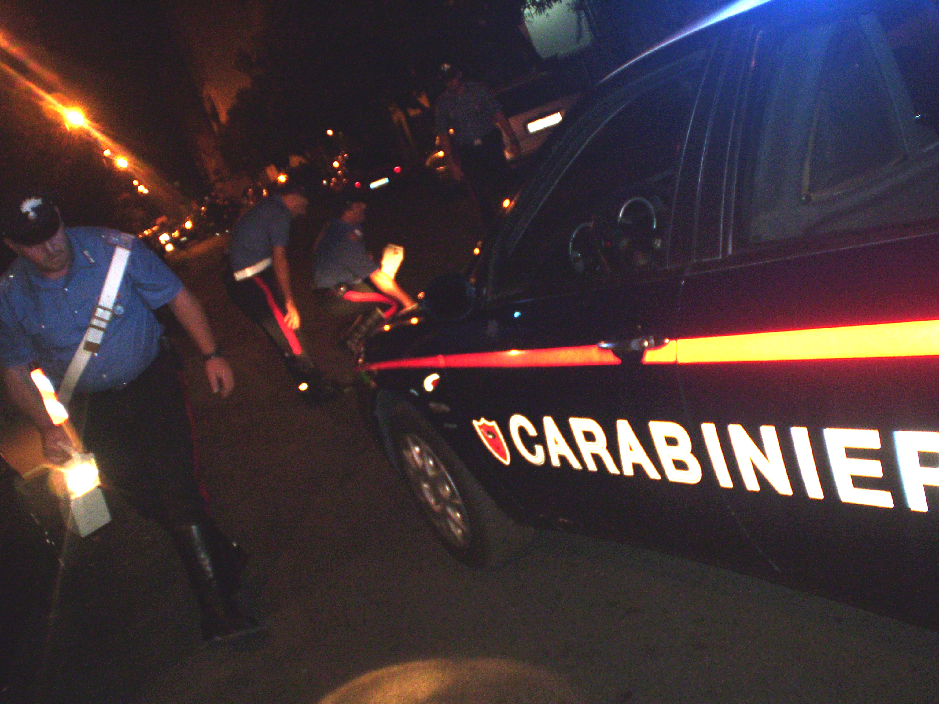  Caivano, scappa all’alt dei carabinieri e tampona una vettura di passaggio arrestato 32enne