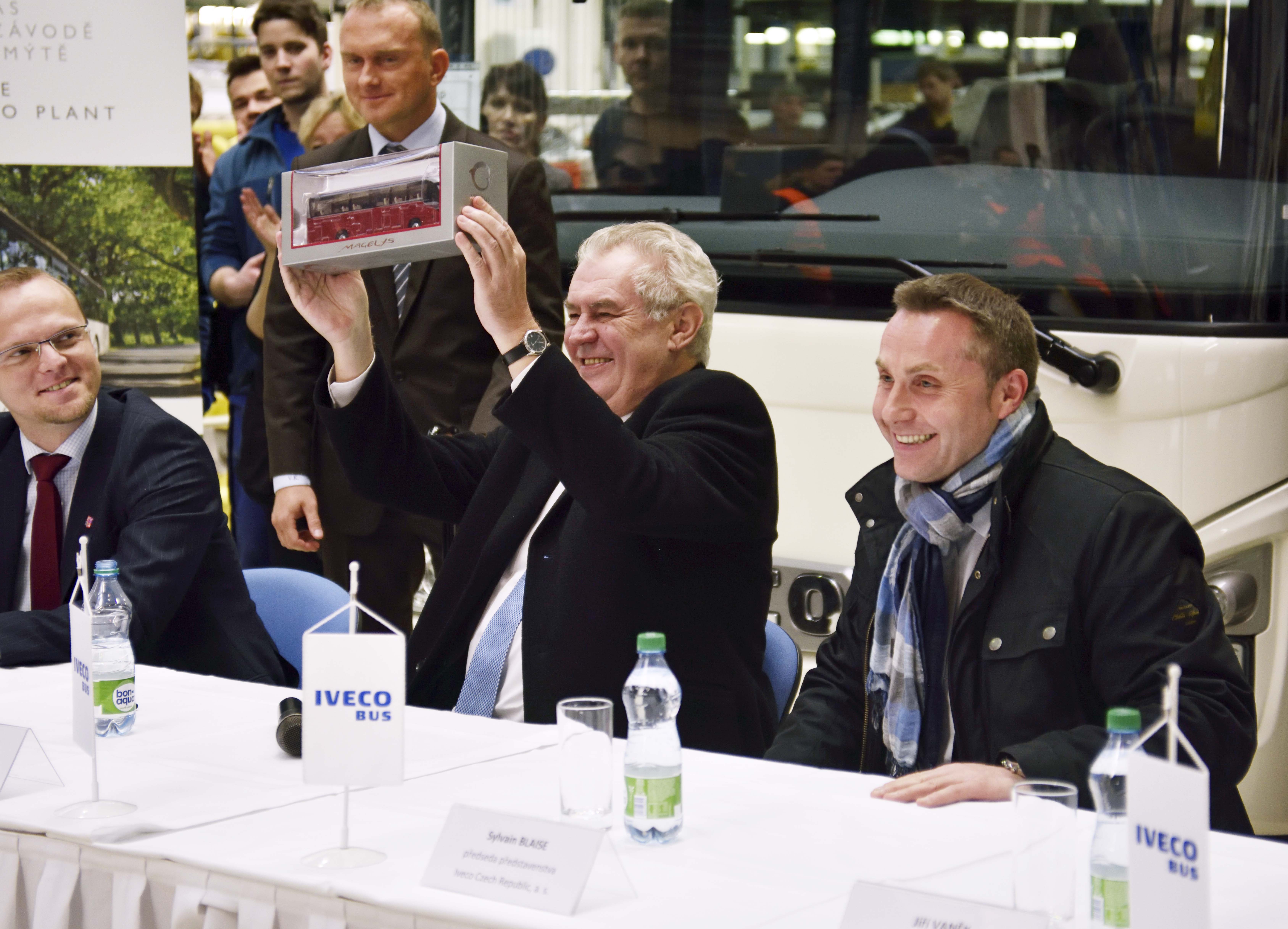  Il presidente della Repubblica Ceca in visita allo stabilimento bus di CNH Industrial