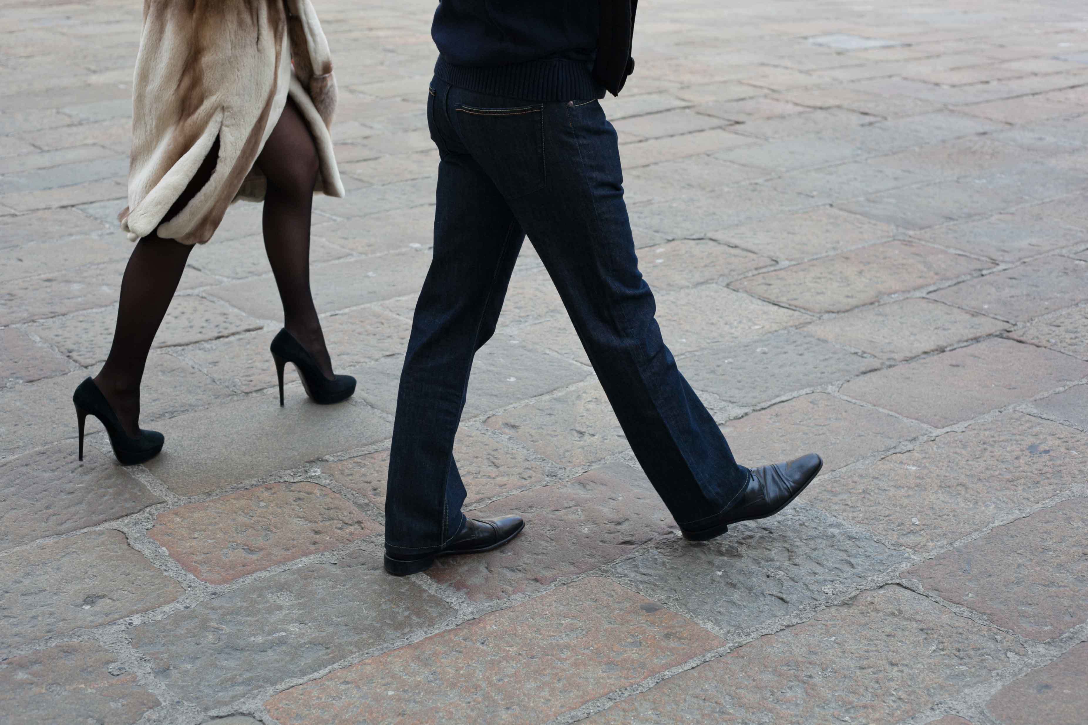  Napoli, dipendente comunale sorpreso al bar gestito dal figlio: arrestato per assenteismo