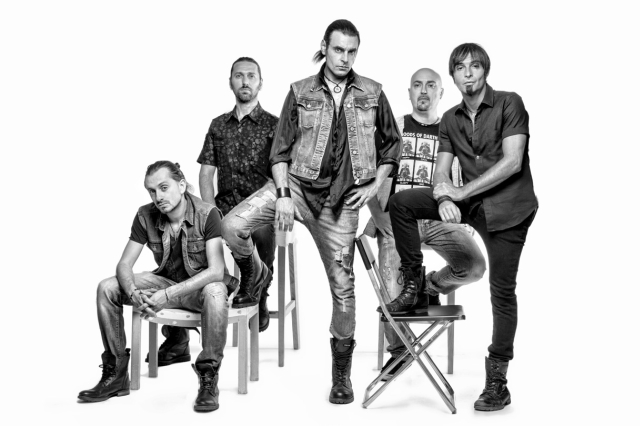  Marcomale: la rock band fiorentina firma un contratto con la Highmidlow Records