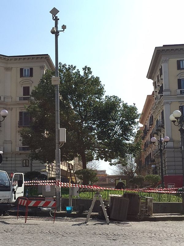  Videosorveglianza al Vomero: operai al lavoro in piazza Vanvitelli