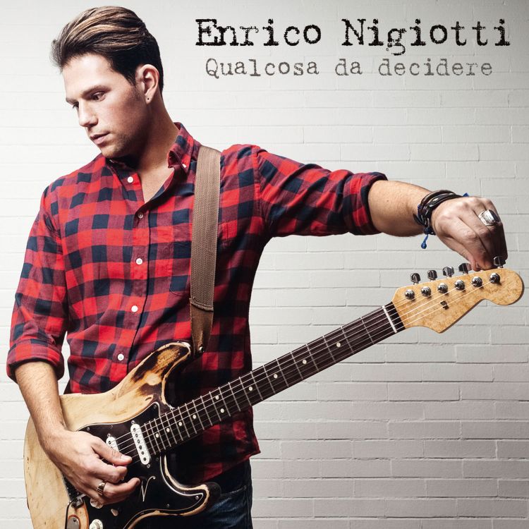  Enrico Nigiotti presenta il suo disco ai fan nelle Fetrinelli di Genova,Torino,Verona e Roma