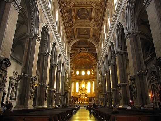  A Napoli veglia di preghiera in cattedrale in attesa di Papa Francesco