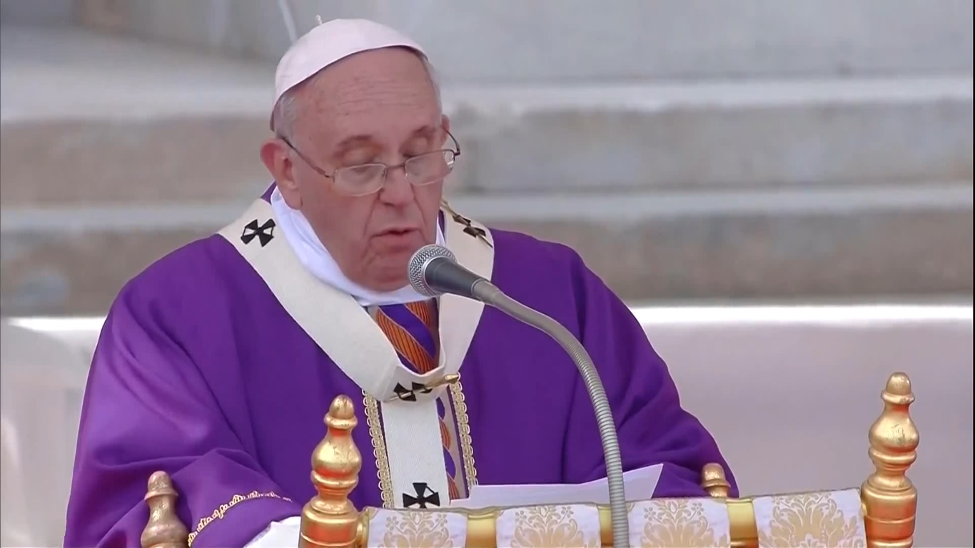  Papa Francesco all’angelus: “grazie per la calorosa accoglienza dei napoletani”