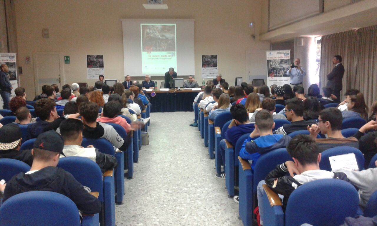  “Sii Saggio, Guida Sicuro”: 100 ragazzi delle scuole di Napoli a lezione di sicurezza stradale