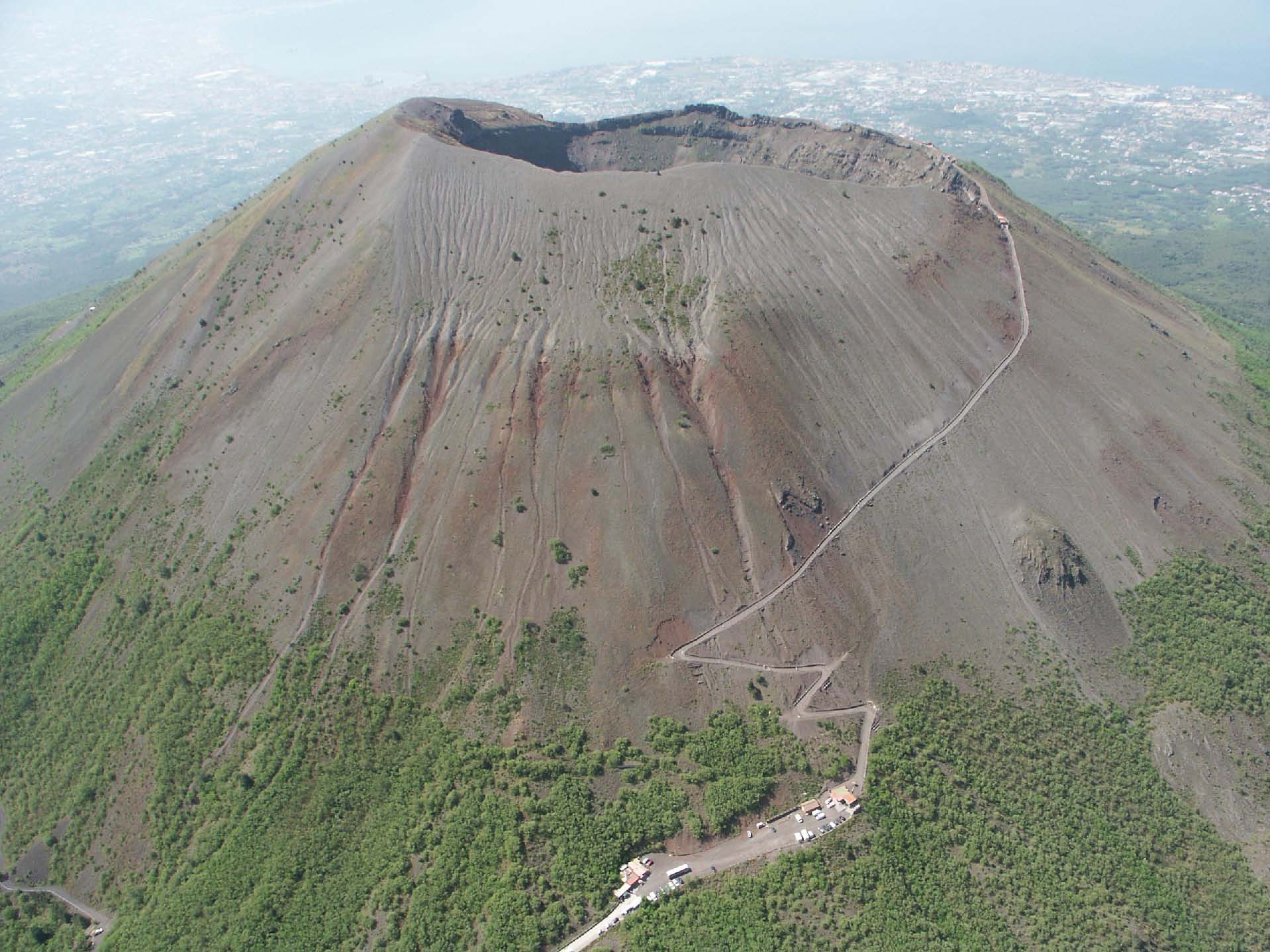 A Napoli, scienziati di tutto il mondo si riuniscono per discutere sulle tecniche più innovative di monitoraggio dei vulcan