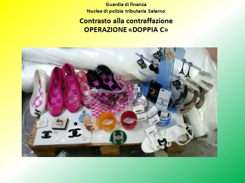  Contraffazione, vendevano articoli Chanel falsi: decine di perquisizioni in tutta Italia