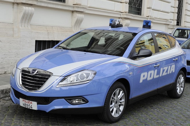  Casoria, traffico di auto rubate: arrestato latitante in un garage di  Via Duca d’Aosta