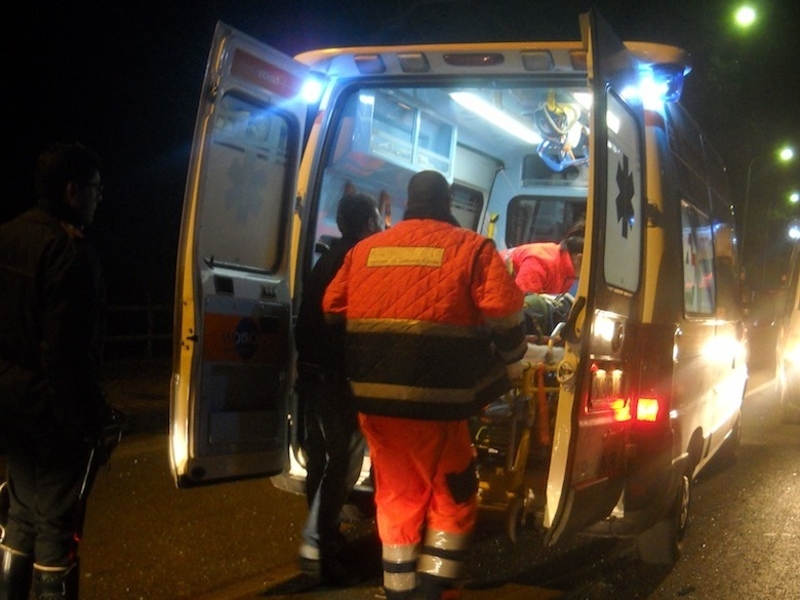  Torre Annunziata, scooter travolge un bambino in bici in via Giardino e scappa: si cerca il responsabile