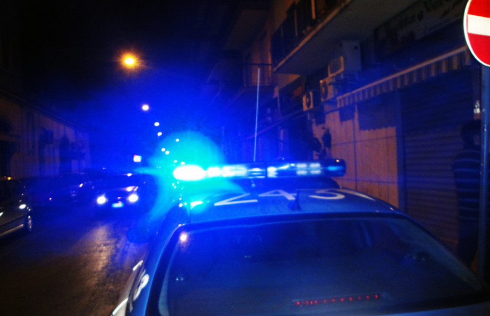  Napoli, tenta rapina ad automobilista nel traffico:  fermato 32enne di Poggioreale