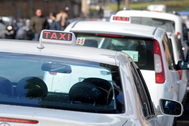  Più aree taxi ad Ercolano, incontro tra il comune e il Sindacato SILT