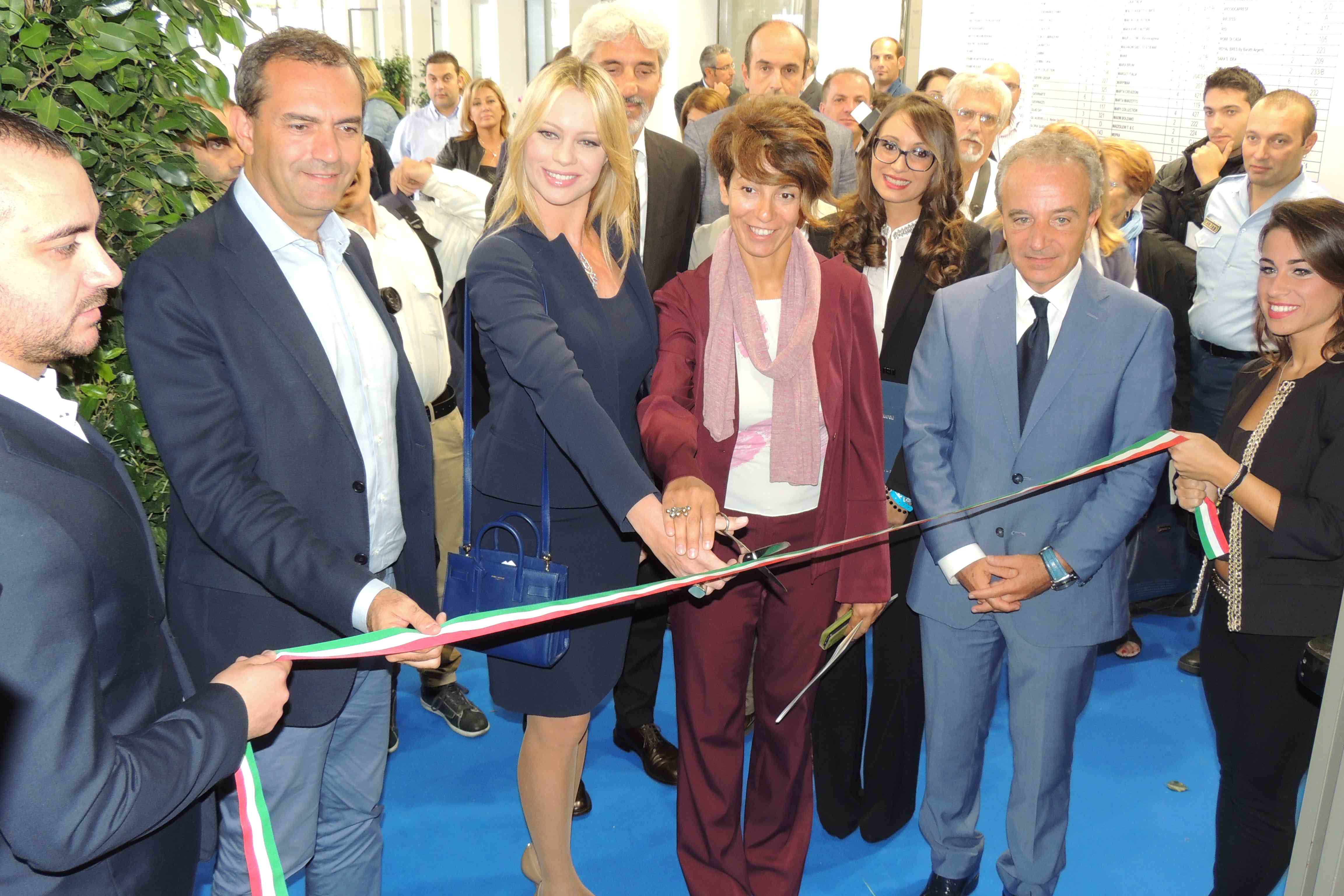  Inaugurazione salone Vebo, de Magistris dichiara: “Al Vebo l’Italia creativa che si incrocia e produce”