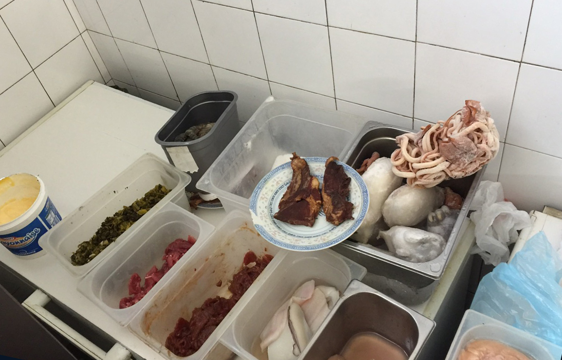  Torre del Greco: sequestrati oltre 100 kg di alimenti in cattivo stato di conservazione in un noto ristorante cinese