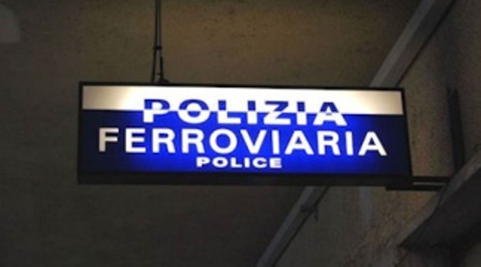  Napoli, controlli della polfer in stazione: tre arresti