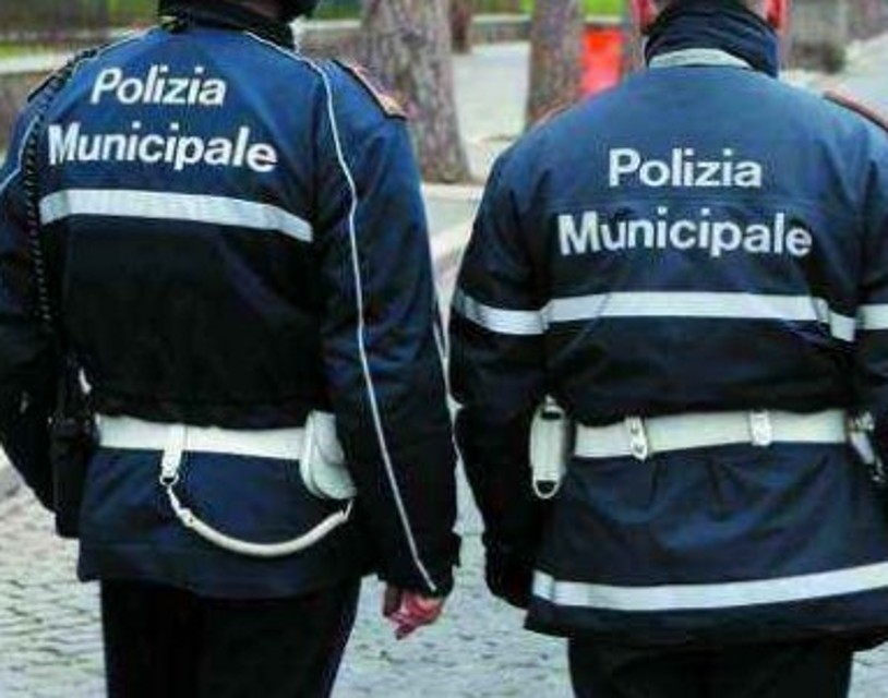  Rione Traiano, ritrovata dalla polizia municipale in via Romolo e Remo una moto rubata a Posillipo