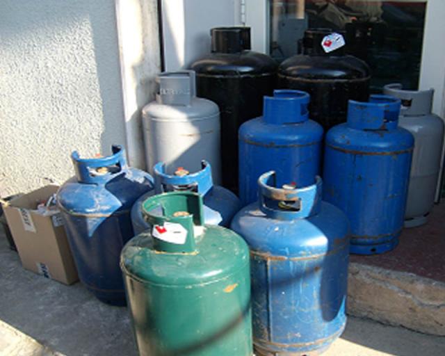  Calitri, vendevano bombole di gas senza le dovute autorizzazioni: 2 denunce