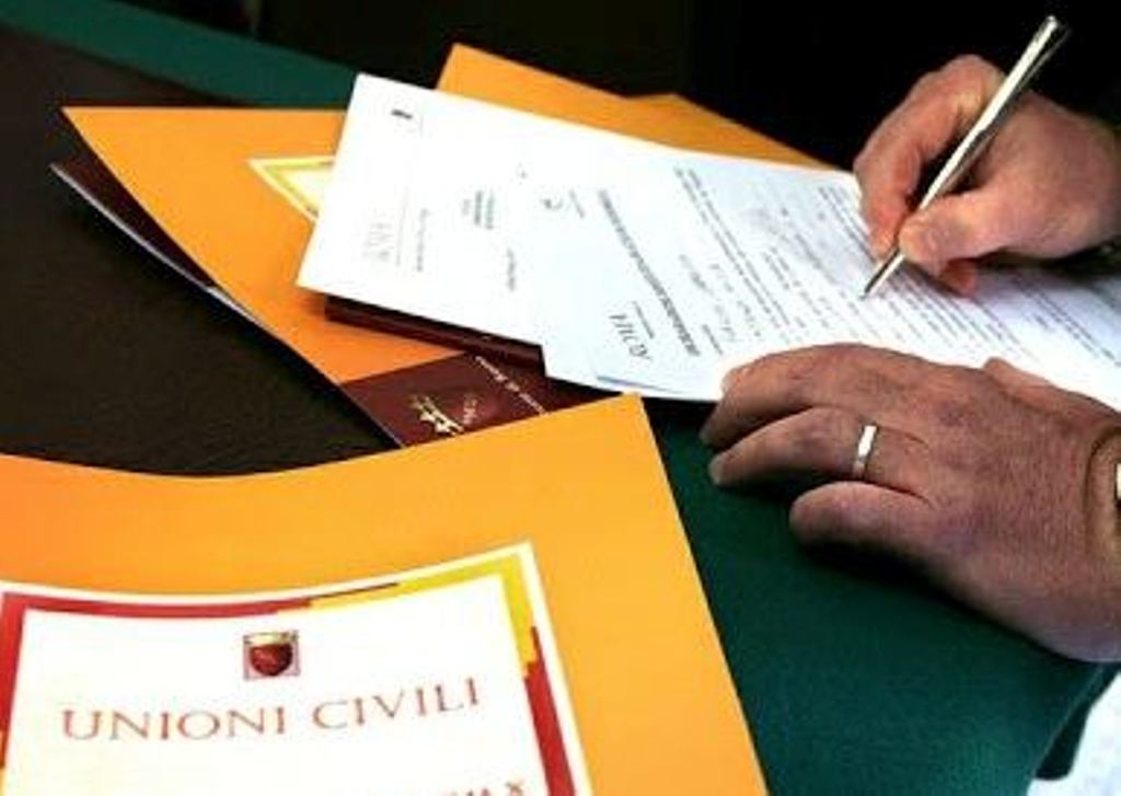  No a unioni civili e a legittimazione utero in affitto, Ciotola (FI): “appello ai Senatori della Repubblica ”