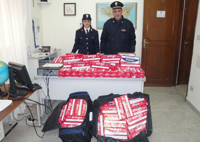  Scampia, 51enne sorpreso con 70 chili di sigarette di contrabbando: arrestato